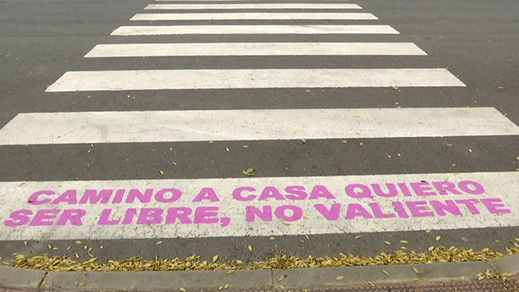 Pasos de peatones contra la violencia de género en Cartaya